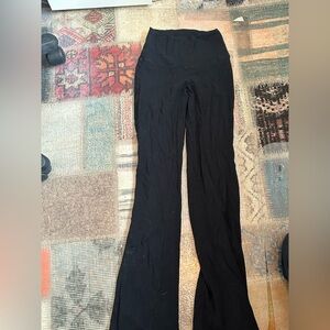 NWOT TNA atmosphere flared leggings